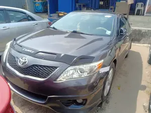 Toyota Camry SE 4dr Sedan (2.5L 4cyl 6A) 2011 Gray