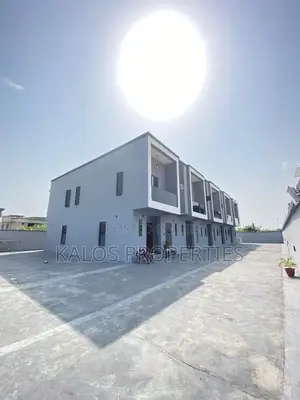 4bdrm Townhouse/Terrace in Lekki Scheme 2, Abraham Adesanya Estate