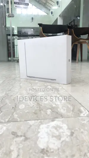 New Laptop Apple MacBook Air 2024 M3 13-Inch 16GB Apple M3 SSD 256GB