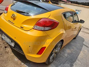 Hyundai Veloster 2011 Orange