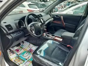 Toyota Highlander Limited 2012 Silver