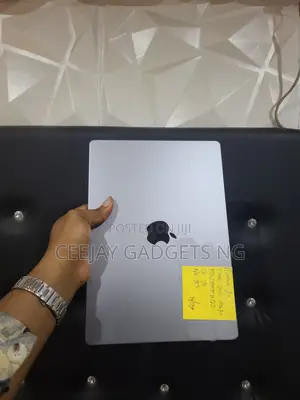 Apple MacBook Pro 2023 M2 Pro 14-Inch 16GB Apple M2 Ultra SSD 512GB