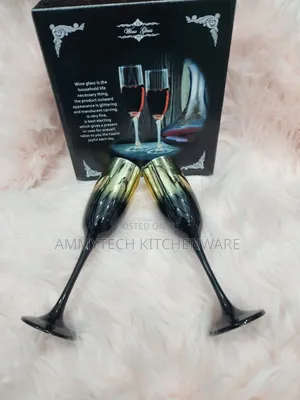 Black And Gold Design Champagne🍾 Glass