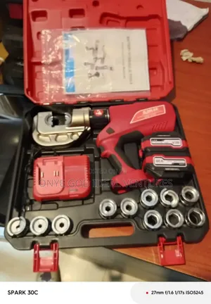 Hwelee Hl-400b Rechargeable Hydraulic Crimping Tool Set.