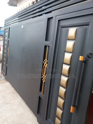 Heavy Chequered Black Rolling Gate