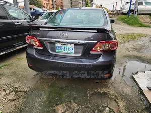 Toyota Corolla LE 4dr Sedan (1.8L 4cyl 4A) 2010 Gray