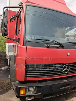 Mercedes Benz 814 Box Truck