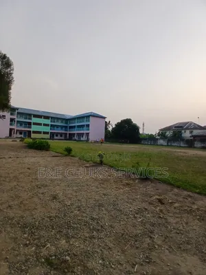 15 Plots of Lands With a Big School on It for Sale