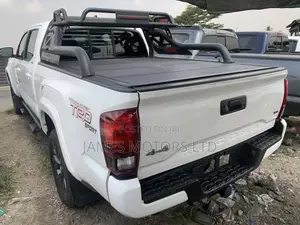 Toyota Tacoma 2023 White