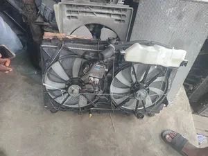 Radiator Toyota Camry 2015, Avalon 2013, Lexus Es350 2014