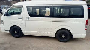 Toyota HiAce 2015 White