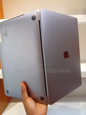 Laptop Apple MacBook Pro 2020 16GB Intel Core i7 SSD 512GB