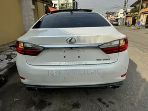 Lexus ES 2018 White