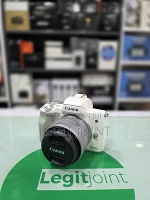 Canon Eos M50 + 15-45mm F3.5-6.3