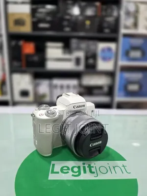 Canon Eos M50 + 15-45mm F3.5-6.3