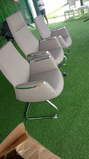 Imported Quality Executive Reclining Chair With Matching Guest Chairs