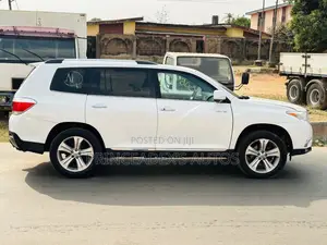 Toyota Highlander Limited 2011 Off white