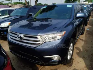 Toyota Highlander Limited 3.5l 4WD 2013 Blue