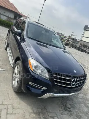 Mercedes-Benz M Class ML350 4dr SUV (3.5L 6cyl 7A) 2014 Blue