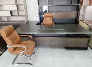 Super Luxury Foreign Office Table