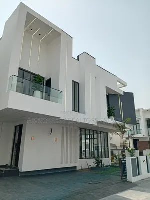5bdrm Duplex in Chevron for sale