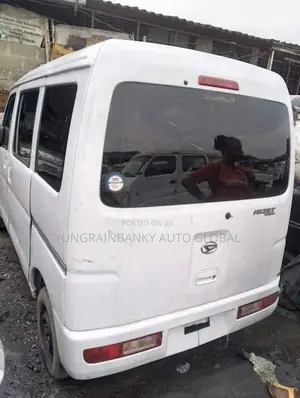Suzuki APV Minibus 2010 White