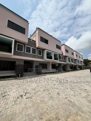 4bdrm House in Lekki Phase 1 for sale