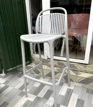 Molded Plastic Ergonomic Bar Stool