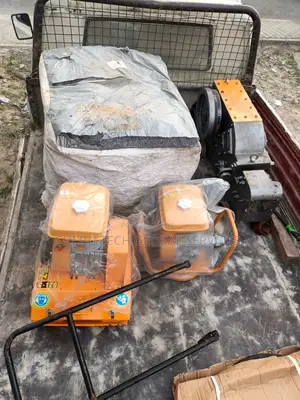 C-120 Plate Compactors