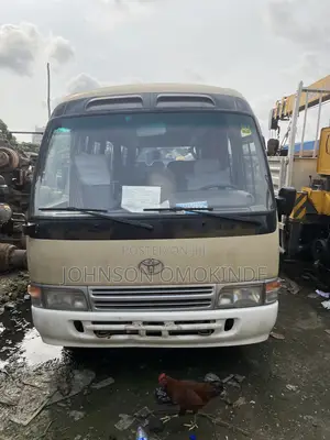 Toyota Coaster 2005 Gold