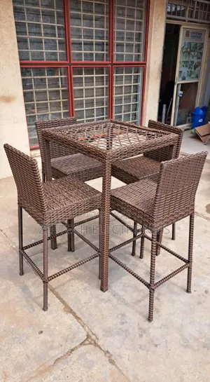 5-Piece Outdoor Wicker Bar Se