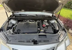 Toyota Avalon Limited FWD Sedan (3.5L V6 8A) 2019 White