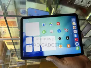 Apple iPad Air (2022) 64 GB Gray