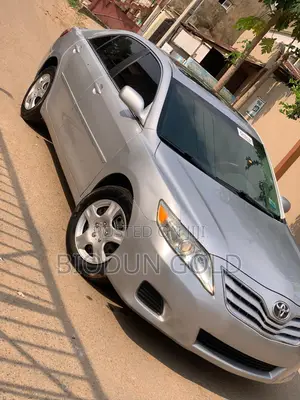 Toyota Camry LE 4dr Sedan (2.5L 4cyl 6A) 2011 Silver