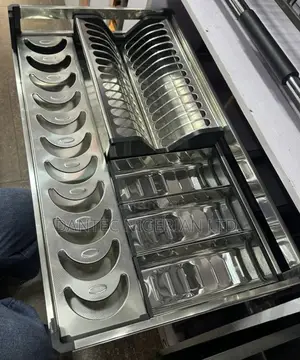Pullout/Drawer Plate Rack