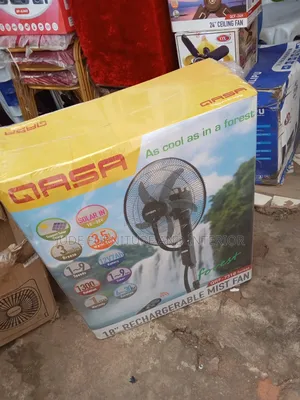 Qasa18" Mist/Water Rechargeable Fan