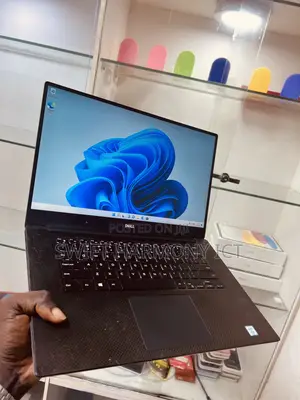 Laptop Dell Precision 15 5520 16GB Intel Xeon SSD 512GB