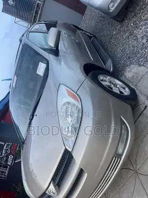 Toyota Sienna XLE FWD (3.3L V6 5A) 2004 Gold