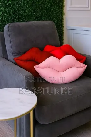 Lips Throw Pillows