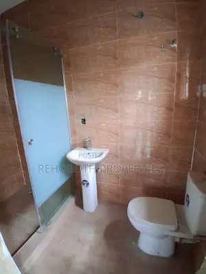 2bdrm Apartment in 7Up Road Oluyole, for rent