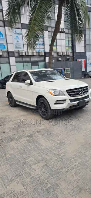 Mercedes-Benz M Class ML350 4MATIC 4dr SUV AWD (3.5L 6cyl 7A) 2014