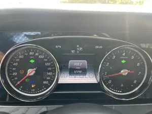 Mercedes-Benz E300 Base RWD Sedan (2.0L 4cyl 9A) 2017 Silver