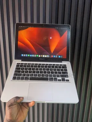 Laptop Apple MacBook Pro 2011 8GB Intel Core i7 SSHD (Hybrid) 500GB