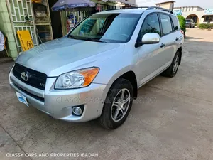 Toyota RAV4 3.5 2011 Silver