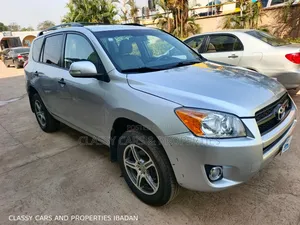 Toyota RAV4 3.5 2011 Silver