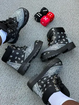 First Grade Fashion Angle Shoes