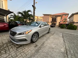Hyundai Sonata Sport 4dr Sedan (2.4L 4cyl 6A) 2015 Silver