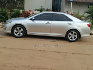 Toyota Camry LE 4dr Sedan (2.5L 4cyl 6A) 2013 Silver