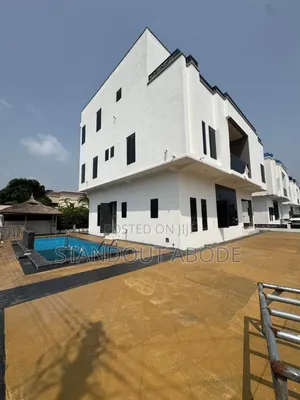 5bdrm Duplex in In An Estate In, Osapa london for sale