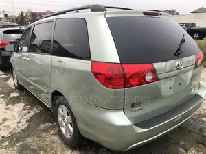 Toyota Sienna 2008 Brown